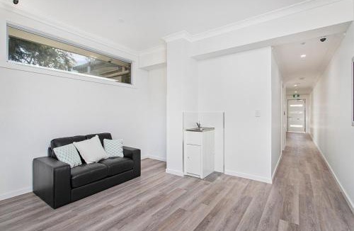 Woonona Apartment | Shoreline Sounds-Studio Coastal Stay in Woonona