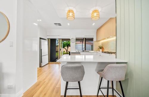 Morley House | Short Stay Sanctuary - Close to airport