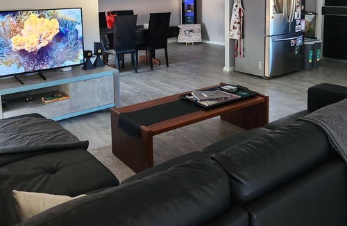 Griffith House | Short term stay perfect for the business traveller Pet friendly