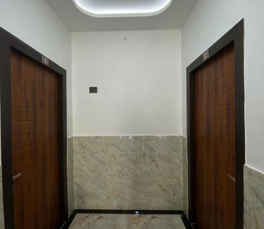 Misrikh Hotel | Shree Premanand Dham Naimisharanya
