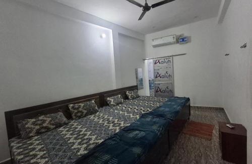 Misrikh House | Shree Venkateshwar dham Atithi bhawan