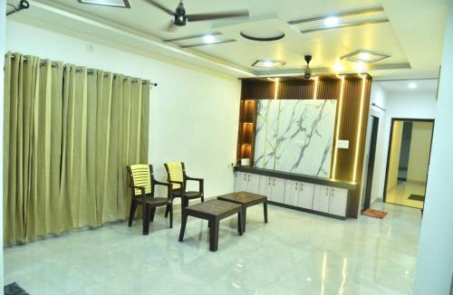 Varanasi Hotel | Shreeniti Stay