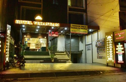 Varanasi Hotel | Shreeniti Stay
