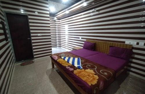 Vrindavan Hotel | Shri Raghuvar Dham
