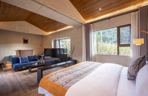 Lanping Bai and Pumi Autonomous County Bed & Breakfast | Shujiawuxiangluoguqingtubuminsu
