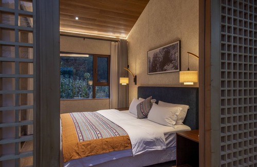 Lanping Bai and Pumi Autonomous County Bed & Breakfast | Shujiawuxiangluoguqingtubuminsu