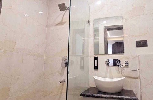 Mathura House | Shyam palace inn