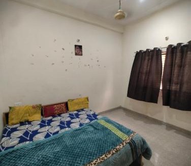 Vrindavan House | Shyama Guest House and Apartments