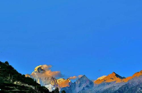 Wenchuan House | Siguniangshan Town Tingshan Wild Luxury B&B