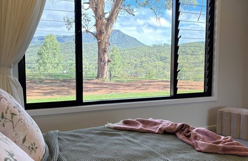 Darlington House | Silk & Oak – Peaceful Scenic Rim Retreat with Nature at Your Door