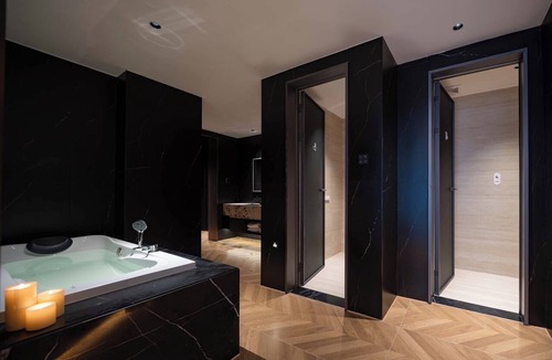 Yinhai Hotel | Silver Beach Puyue Designer Homestay