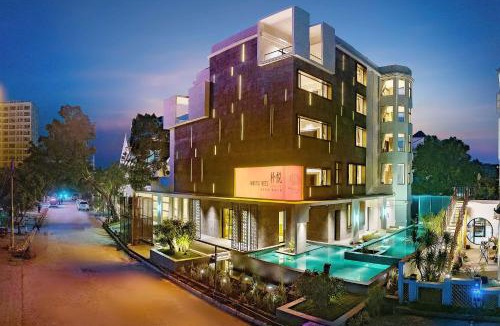Yinhai Hotel | Silver Beach Puyue Designer Homestay