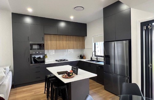 Broken Hill House | Silver City Luxe, 4 bedroom, 2 bath, perfect for couples, families, or groups