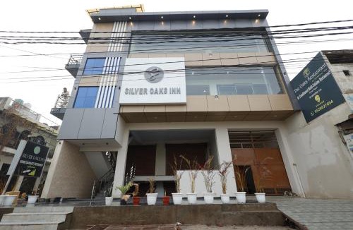 Mathura Hotel | Silver Oaks Inn