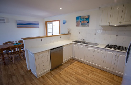 Singleton House | Singleton Beach House - Beach and your own pool!!