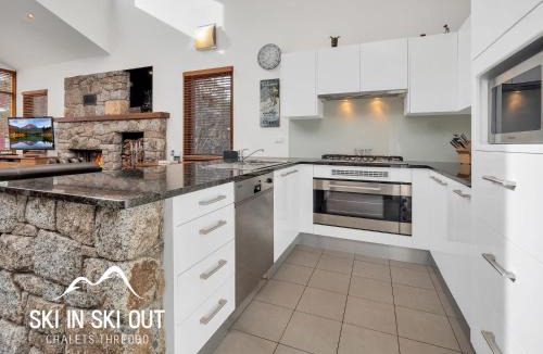 Thredbo Ski Chalet | Ski In Ski Out 14