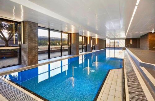 South Yarra Apartment | Sky-High 2BR with 1 Parking - Heart of South Yarra