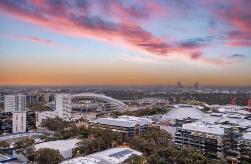 Sydney Olympic Park Apartment | Sky Retreat - King beds