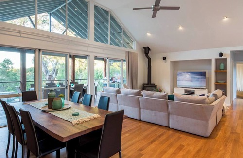 Yallingup House | Sky View Elevated Estate with Resort Style Pool