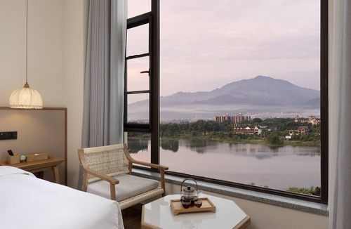 Emeishan Hotel | skyline