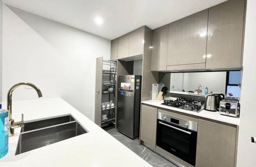Wentworth Point Apartment | SkyPark Oasis Retreat 2Br@ close to Olympicpark