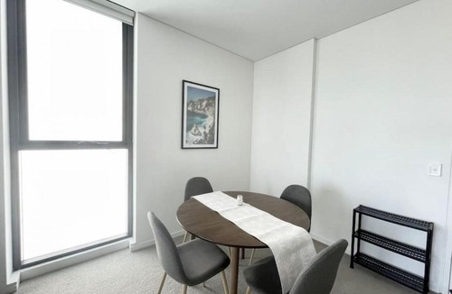 Wentworth Point Apartment | SkyPark Oasis Retreat 2Br@ close to Olympicpark