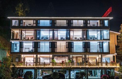 Longsheng House | Skyreach Peak Resort Longji Golden Buddha Summit