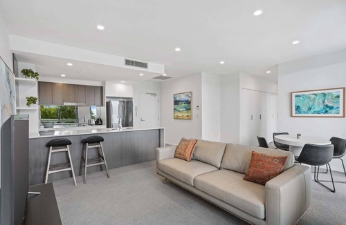 New Farm Apartment | Sleek 2-Bed with Balcony and Communal BBQ Area