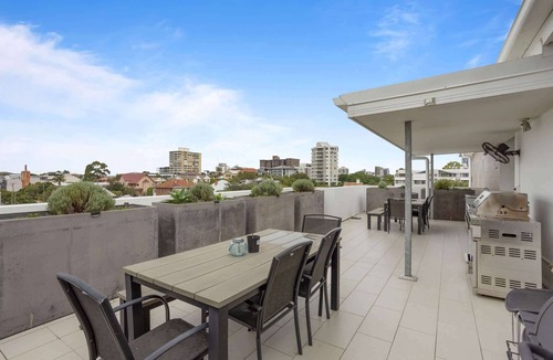 New Farm Apartment | Sleek 2-Bed with Balcony and Communal BBQ Area
