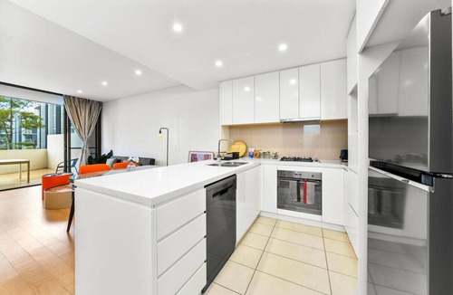 Rhodes Apartment | Sleek Urban Lifestyle Retreat in Heart of Rhodes