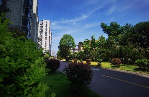 Yongding Apartment | SmileNest Zhangjiajie Downtown Cozy Luxury Suite Private Custom Journeys VIP Ticket Service For 2-6 Guests