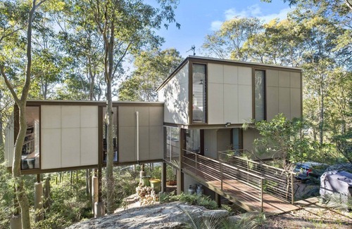 Wagstaffe House | Snuggled in the Treetops with bay views