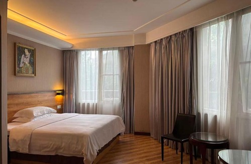 Chengdu City Centre Hotel | Sofis Svyain Hotel -Weidenghotel ChunxiRoad