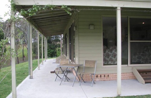 Tapitallee Cottage | Space privacy comfort nVisit BundanonnThe Stables @Tapitallee Lodges