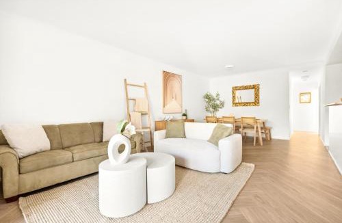 Avalon Beach Apartment | Spacious 2-Bed 2-Bath Moments from Avalon Beach