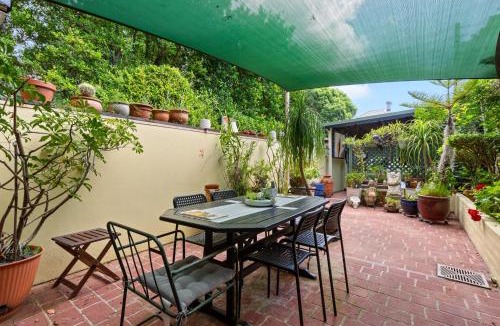 Alexandria House | Spacious 2-Bed Townhouse with Garage & Patio
