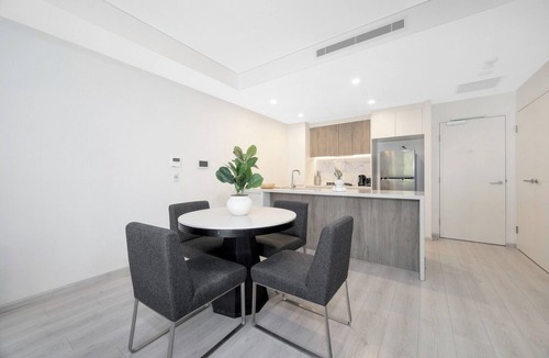 Rouse Hill Apartment | Spacious 2 Bedroom Apt with Parking in Rouse Hill