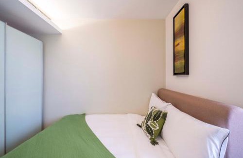 Xujiahui Apartment | Spacious 2BR Apartment Xujiahui Center Close to Metro