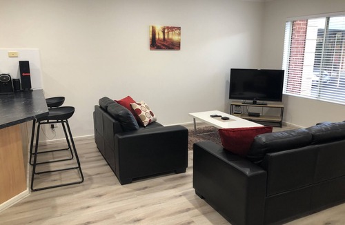 North Adelaide Apartment | Spacious, 2BR Modern Apartment on Melbourne St - Perfect location, Free WIFI