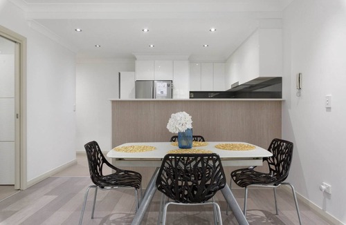 St Ives Apartment | Spacious 3-Bed Apartment in the Heart of St Ives
