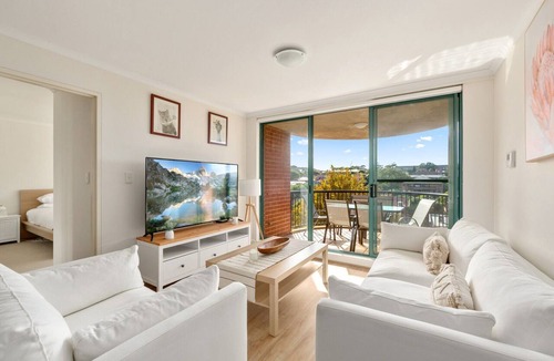 Kingsford Apartment | Spacious 3-Bed with Alfresco Dining by Amenities