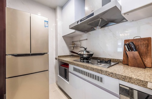 Lianhu Apartment | Spacious 3-bedroom apartment in perfect Xi'an with AC