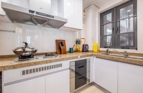 Lianhu Apartment | Spacious 3-bedroom apartment in perfect Xi'an with AC