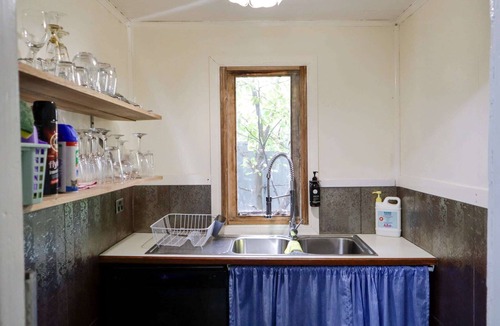 Tenterfield Apartment | Spacious 4-Bed Home in Central Tenterfield