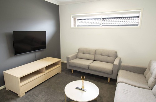 Plainland Apartment | Spacious 4-Bed House in Leafy Plainland