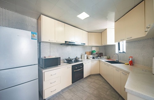 Jing'an Apartment | Spacious 6-bedroom apartment in Shanghai