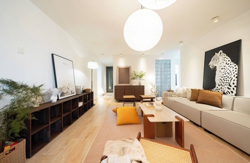Jing'an Apartment | Spacious 6-bedroom apartment in Shanghai