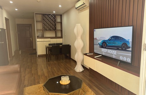 Bai Chay Apartment | Spacious accommodation located near the city center.
