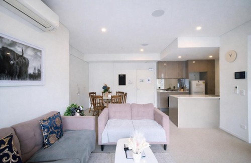 Wentworth Point Apartment | Spacious cozy2BR@close to OlympicPark free carpark