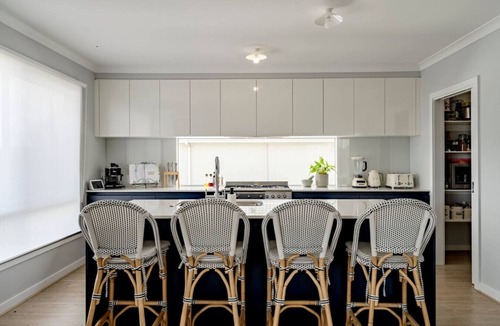 St Leonards House | Spacious Hamptons-style home with plunge pool
